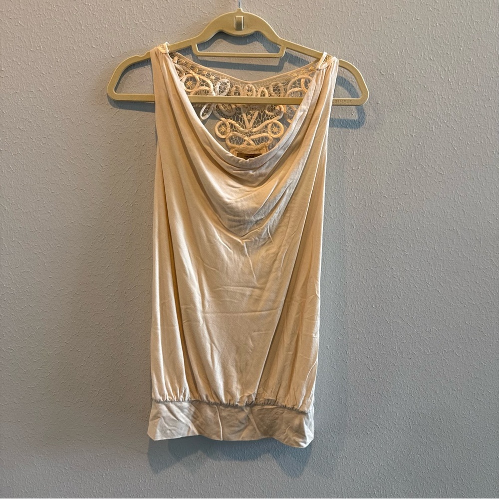 Chic Cream Sleeveless Blouse with Lace Detail